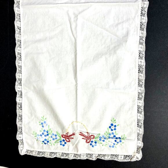 Vintage Small Table Runner with Bows and Flowers, Lace Edges 34” x 14” size - Picture 3 of 7